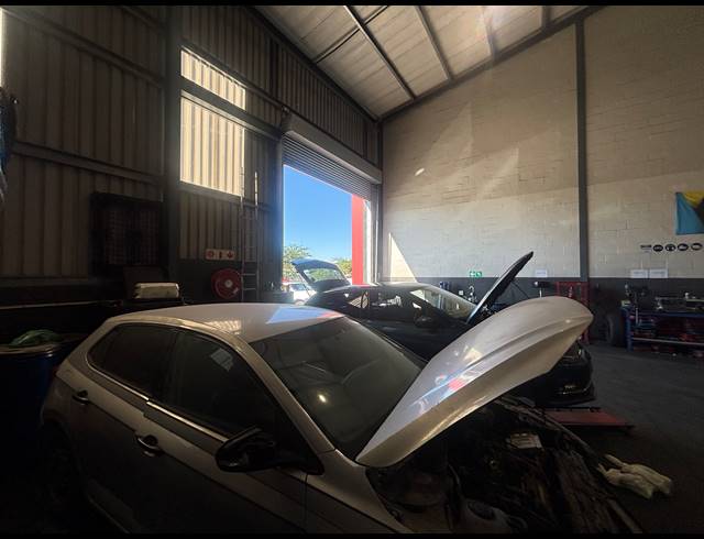 342M² WORKSHOP TO LET IN STIKLAND INDUSTRIAL